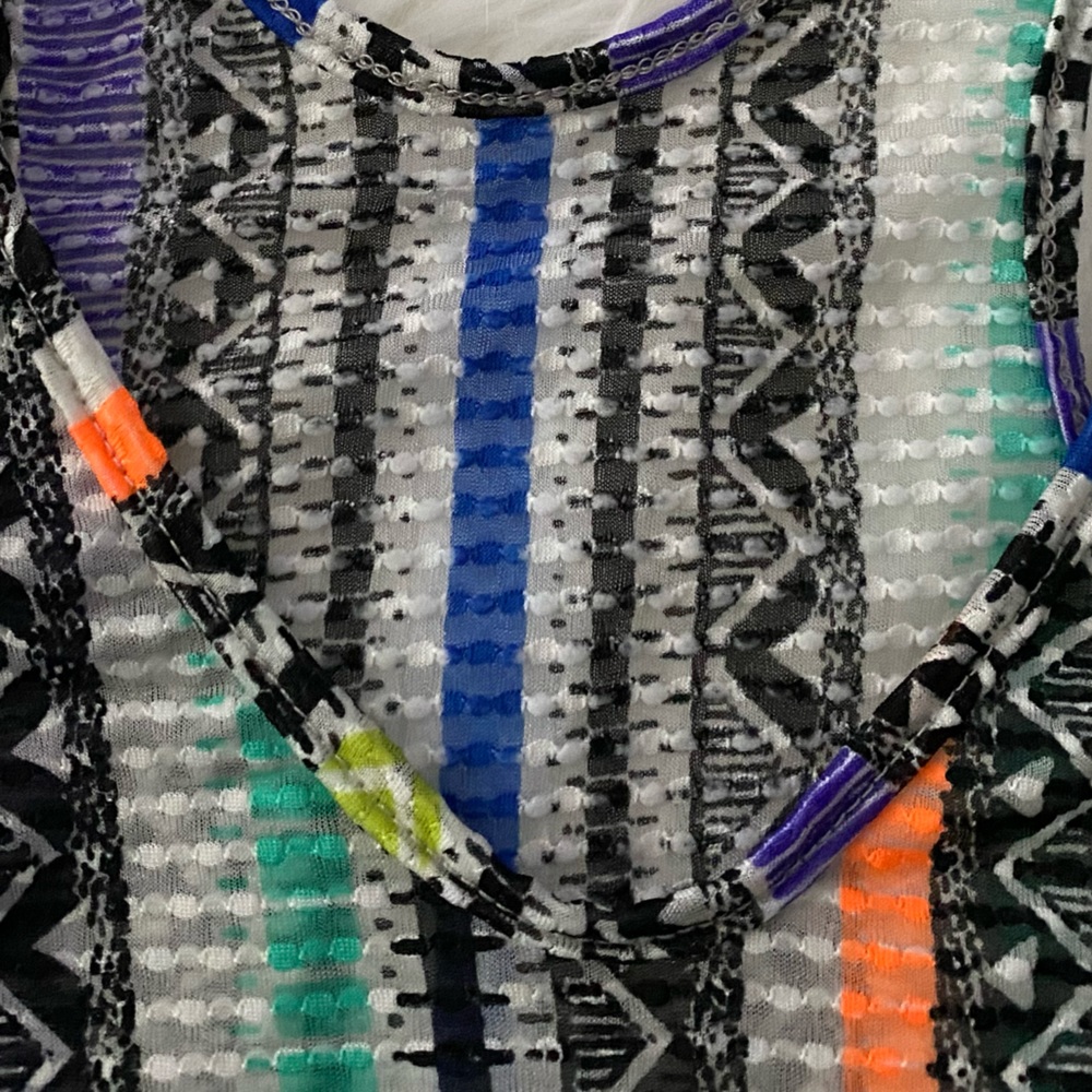 Women’s Patterned Body Suit - Picture 4 of 9